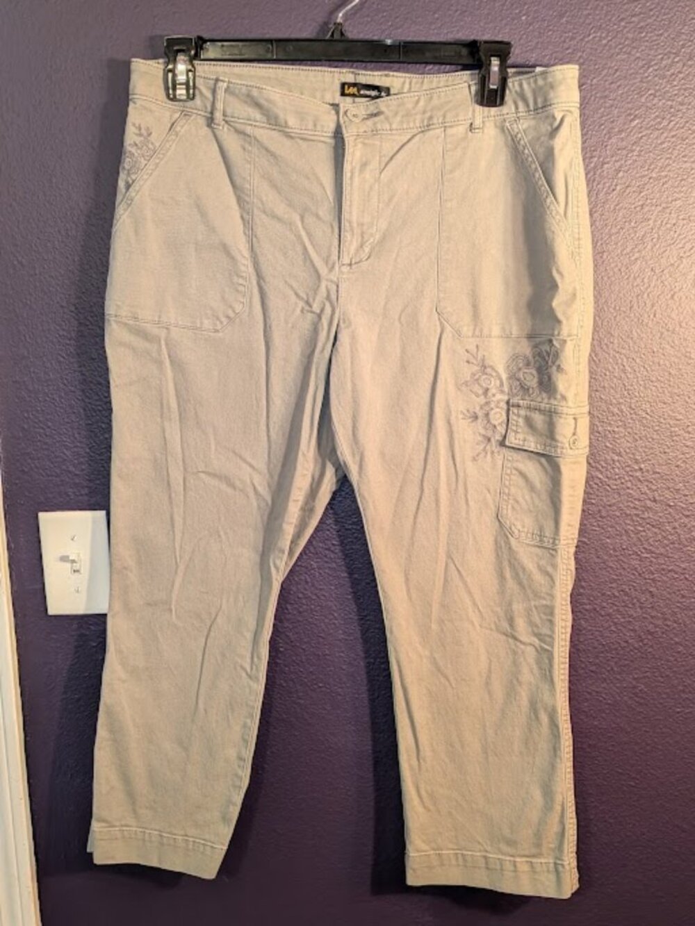 "Lee" khaki/beige color floral embroidered capri pants size 16